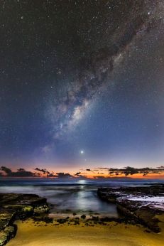 Venus Rising Ivan Slade (Australia) - 2016 astronomy photo of the year shortlist